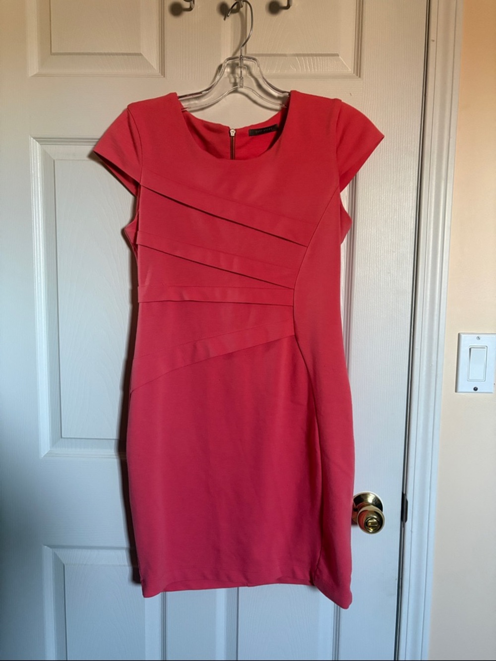 Suzy Shier Coral-Pink Cap-Sleeve Midi Sheath Dress